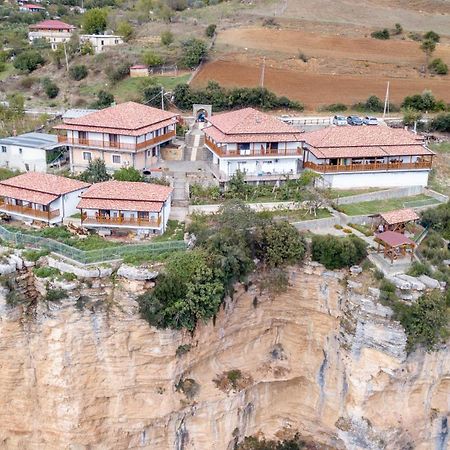 Guest House Bracaj Corovode Exterior foto