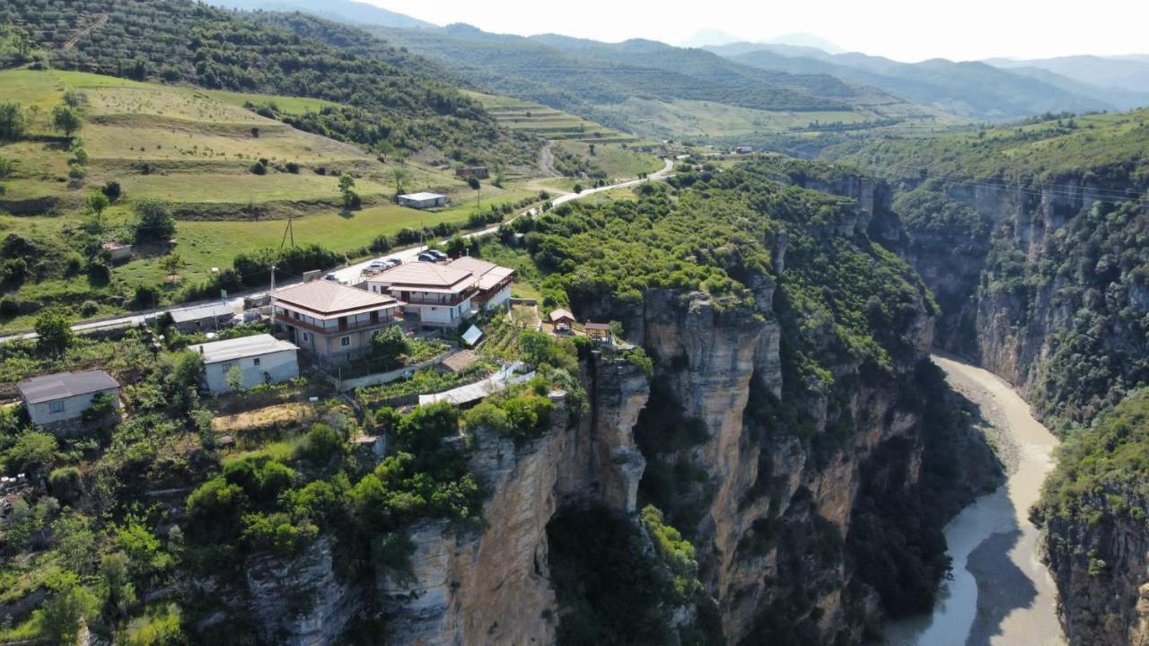 Guest House Bracaj Corovode Exterior foto