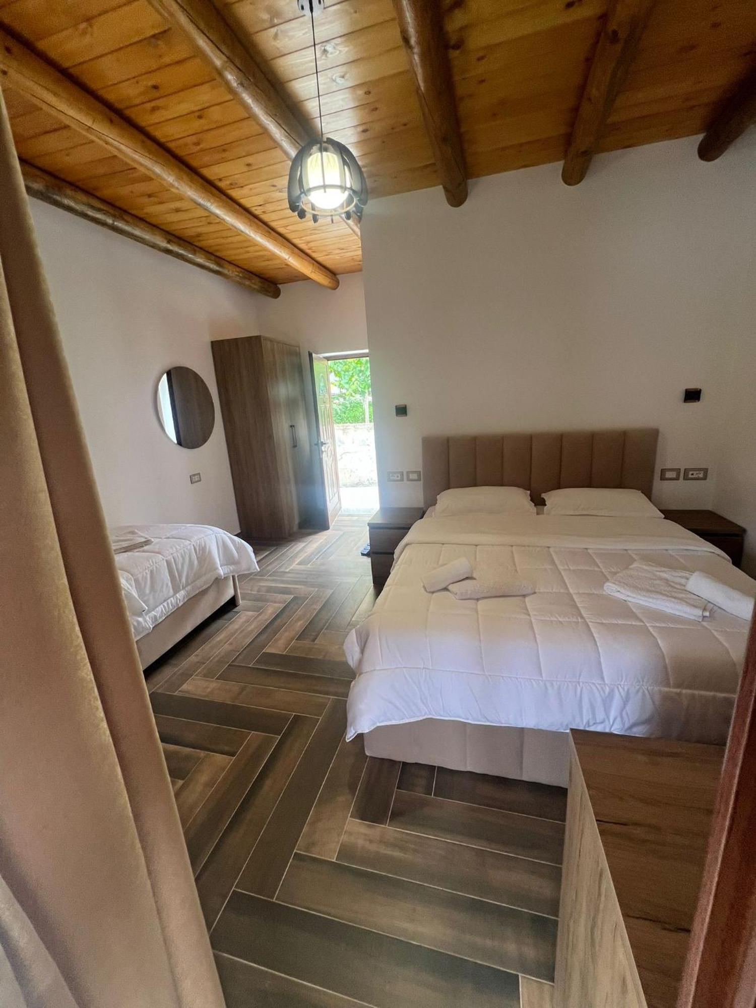 Guest House Bracaj Corovode Exterior foto
