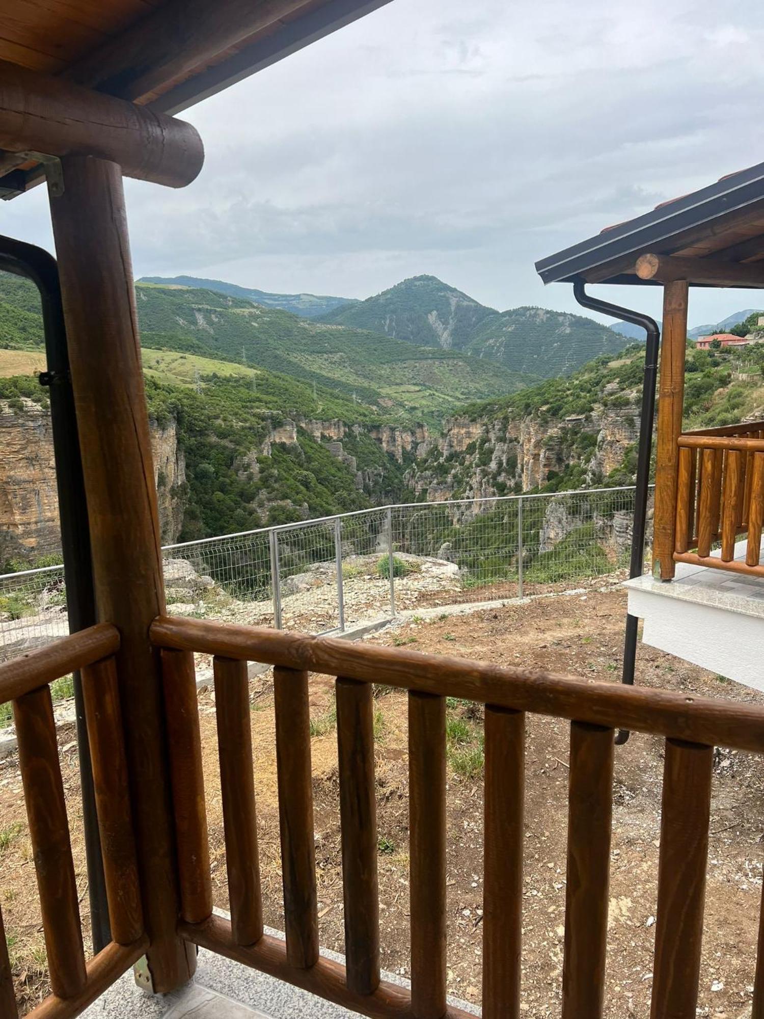 Guest House Bracaj Corovode Exterior foto