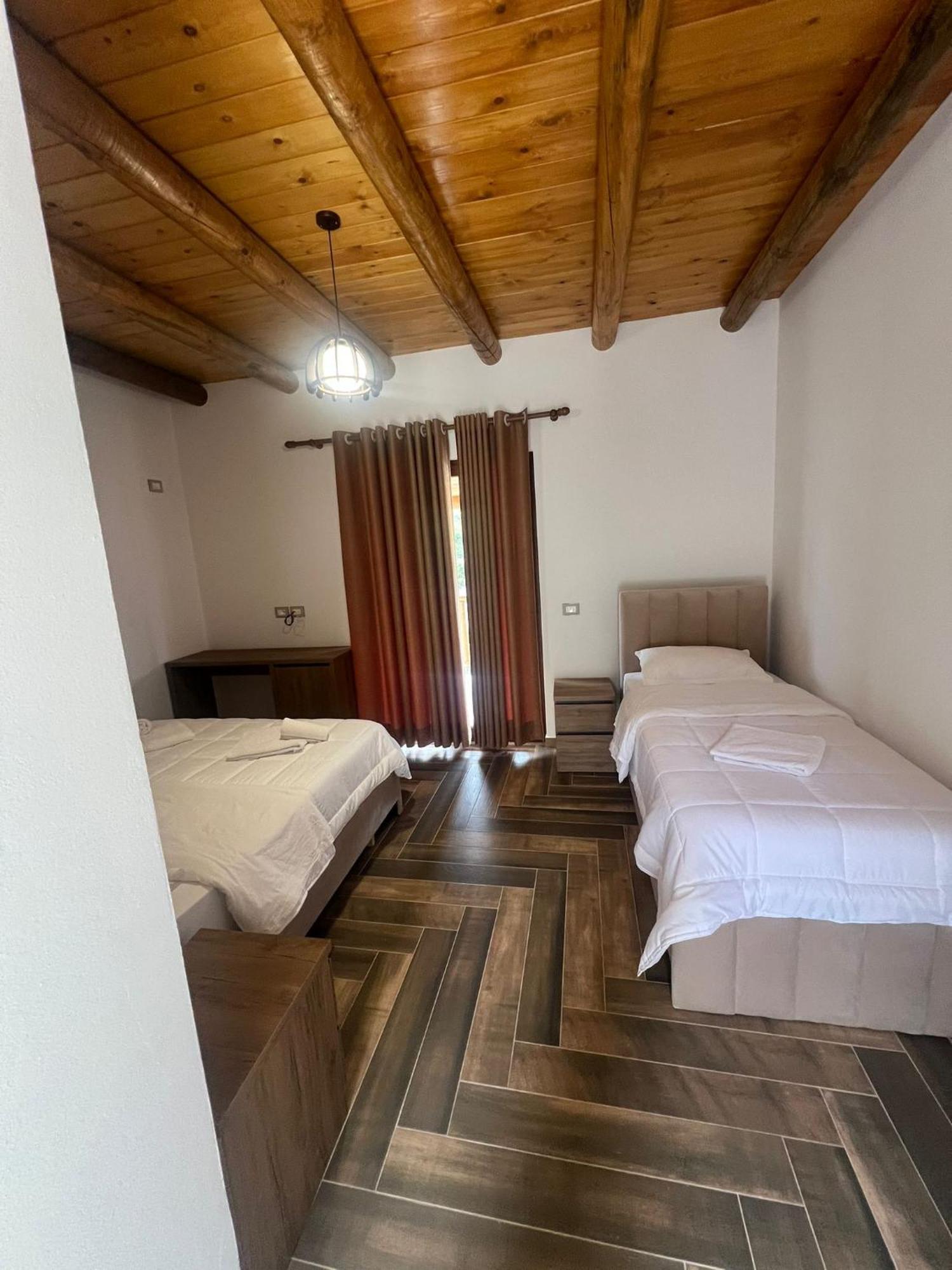 Guest House Bracaj Corovode Exterior foto