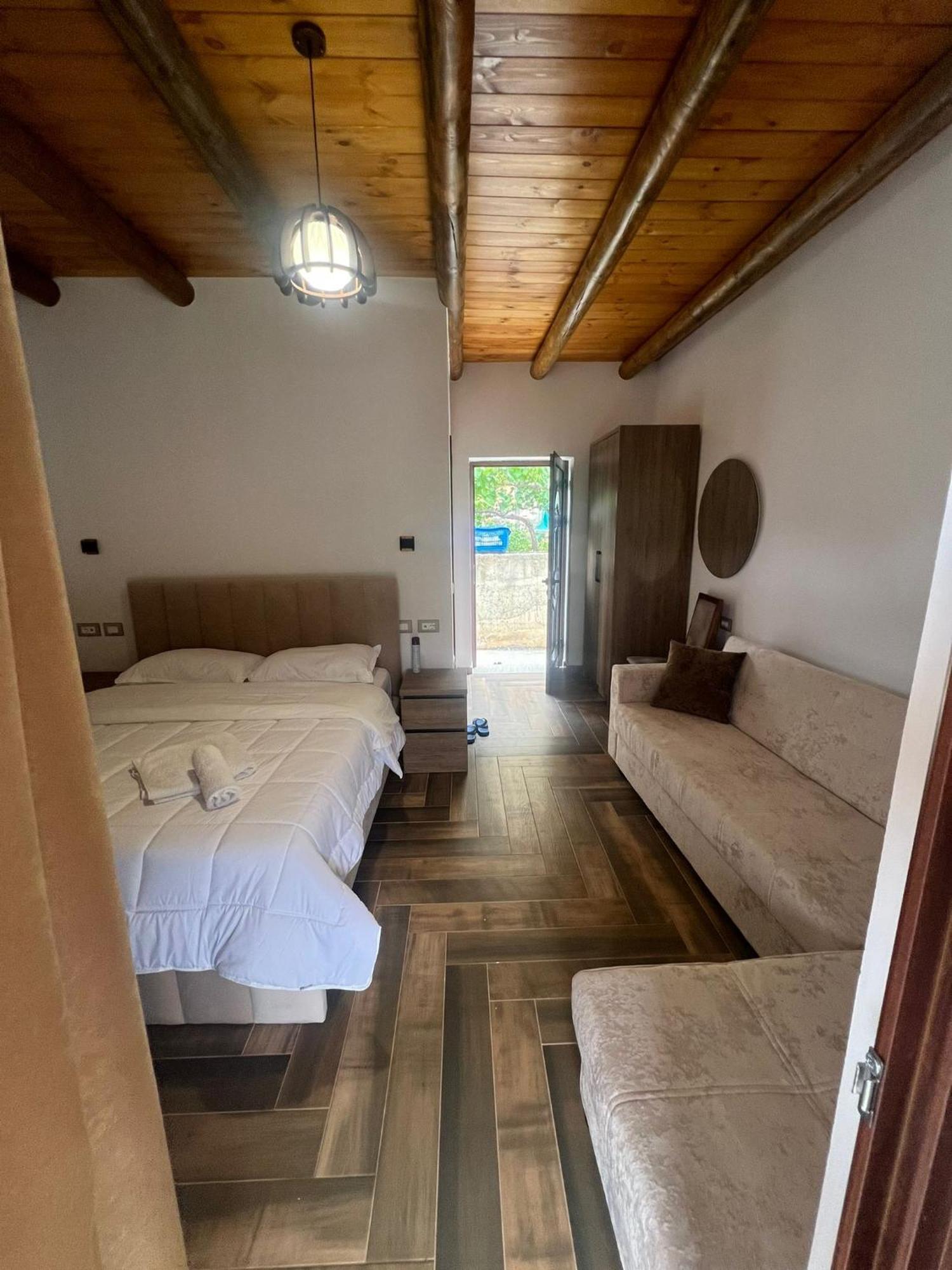 Guest House Bracaj Corovode Exterior foto