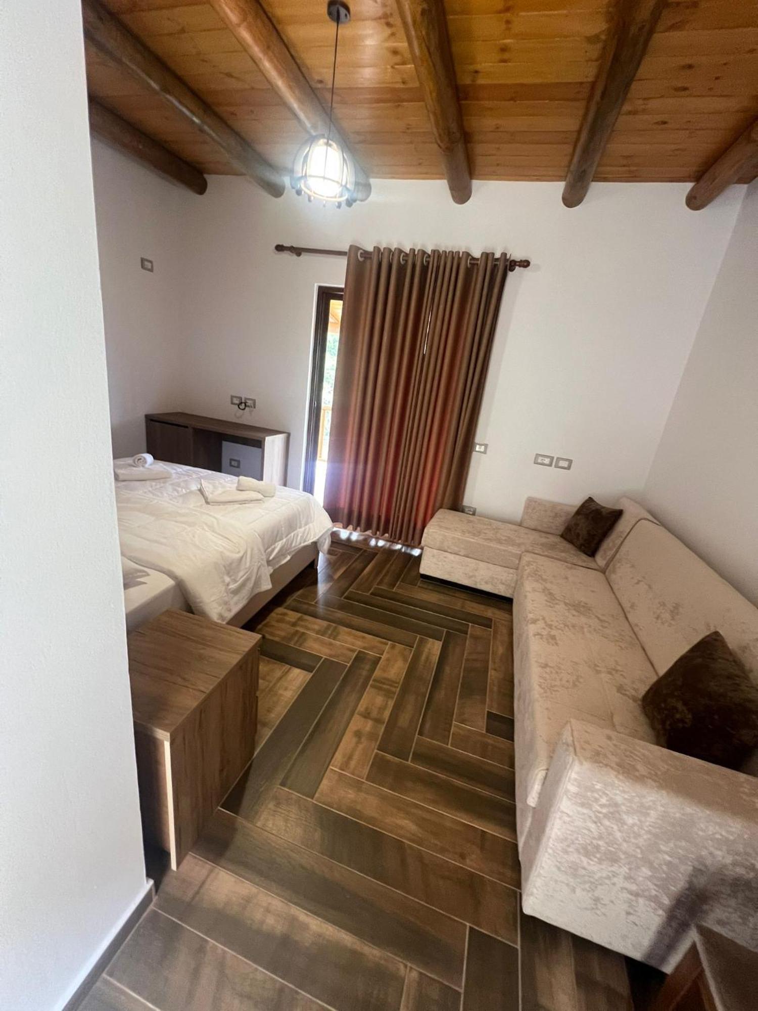 Guest House Bracaj Corovode Exterior foto