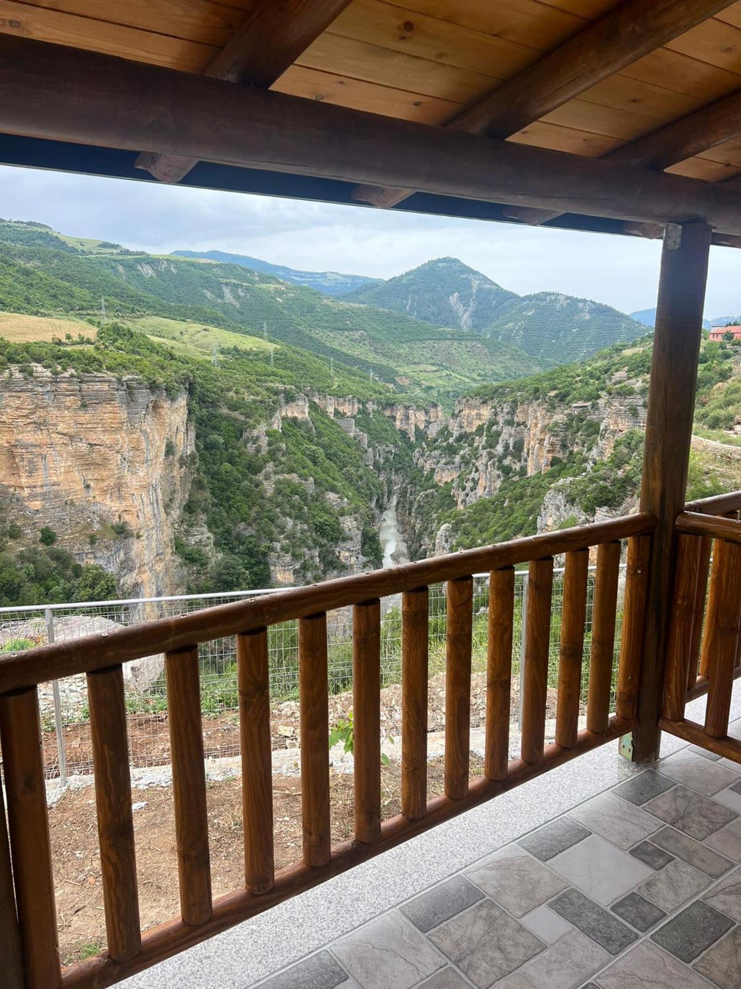 Guest House Bracaj Corovode Exterior foto