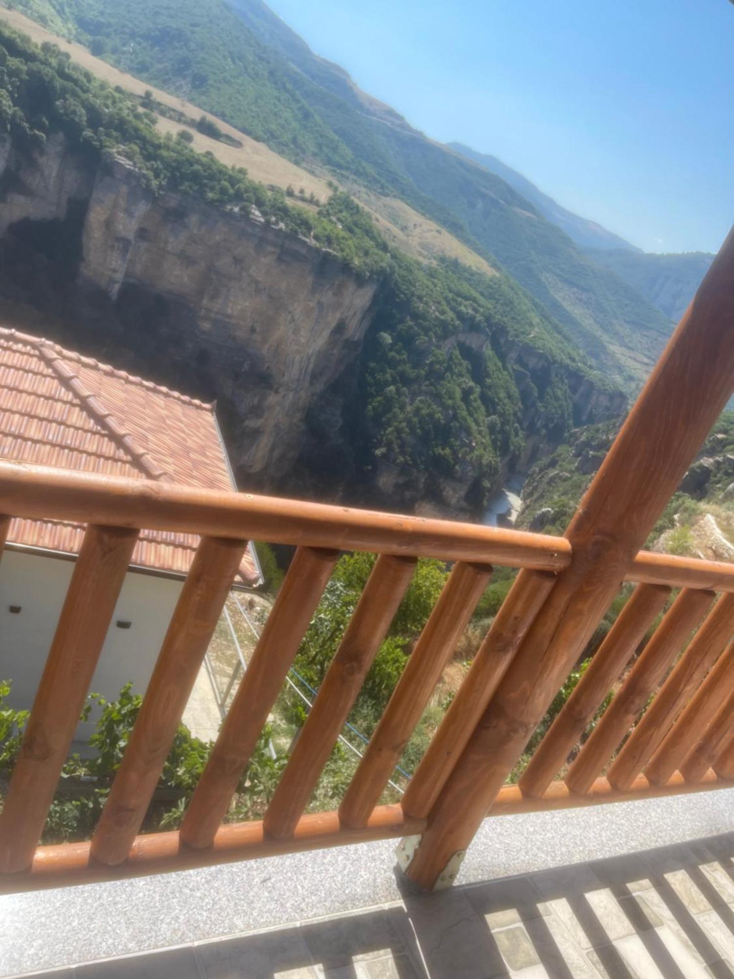 Guest House Bracaj Corovode Exterior foto
